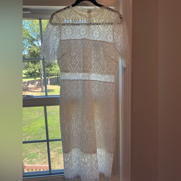 Lulu’s White Lace Dress - Picture 2 of 3